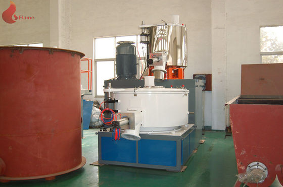 나선형 비스듬한 장치 흡진기를 가진 고속 믹서를 냉각하는 1000L 7.5Kw